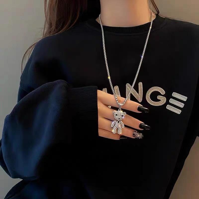 Titanium Steel No Fading Chain Movable Full Diamond Bear Necklace Female Ins Trendy Cool Hot Girl Hip Hop Sweater Chain
Titanium Steel No Fading Chain Movable Full Diamond Bear Necklace Female Ins Trendy Cool Hot Girl Hip Hop Sweater Chain