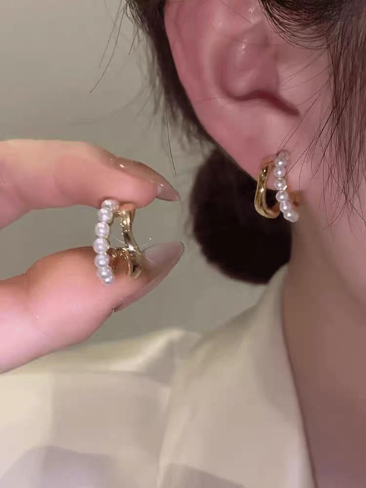 Серьги-пусеты из серебра 925 пробы с цирконами: Элегантный, Универсальный, Высококлассный Стиль для Женщин и Студентов
Серьги-пусеты из серебра 925 пробы с цирконами: Элегантный, Универсальный, Высококлассный Стиль для Женщин и Студентов