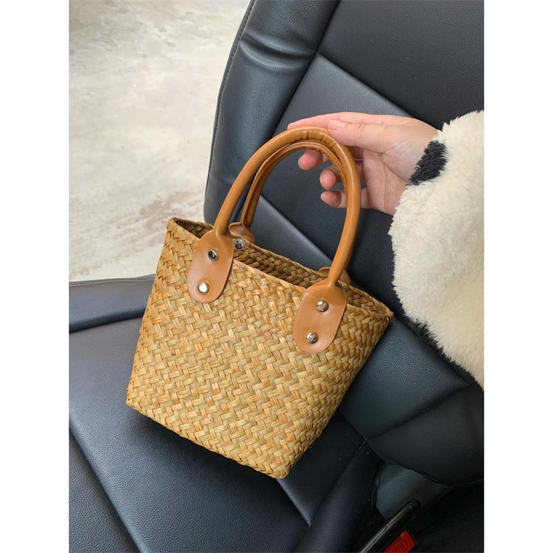 Hand-Woven Retro Style Bucket Bag Seaside Holiday Straw Woven Bag Women s Pure Color Vegetable Basket Handbag Hand Bag Yellow
Hand-Woven Retro Style Bucket Bag Seaside Holiday Straw Woven Bag Women s Pure Color Vegetable Basket Handbag Hand Bag Yellow