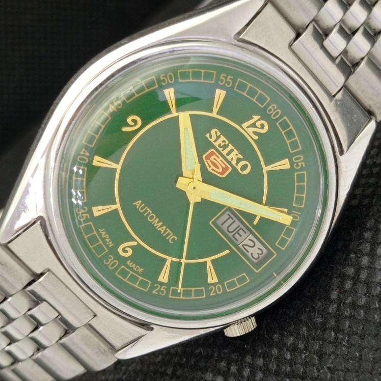 USED VINTAGE SEIKO 5 AUTOMATIC 7009A JAPAN MENS D/D GREEN WATCH 598-a313166-2 SKU598-a313166
USED VINTAGE SEIKO 5 AUTOMATIC 7009A JAPAN MENS D/D GREEN WATCH 598-a313166-2 SKU598-a313166