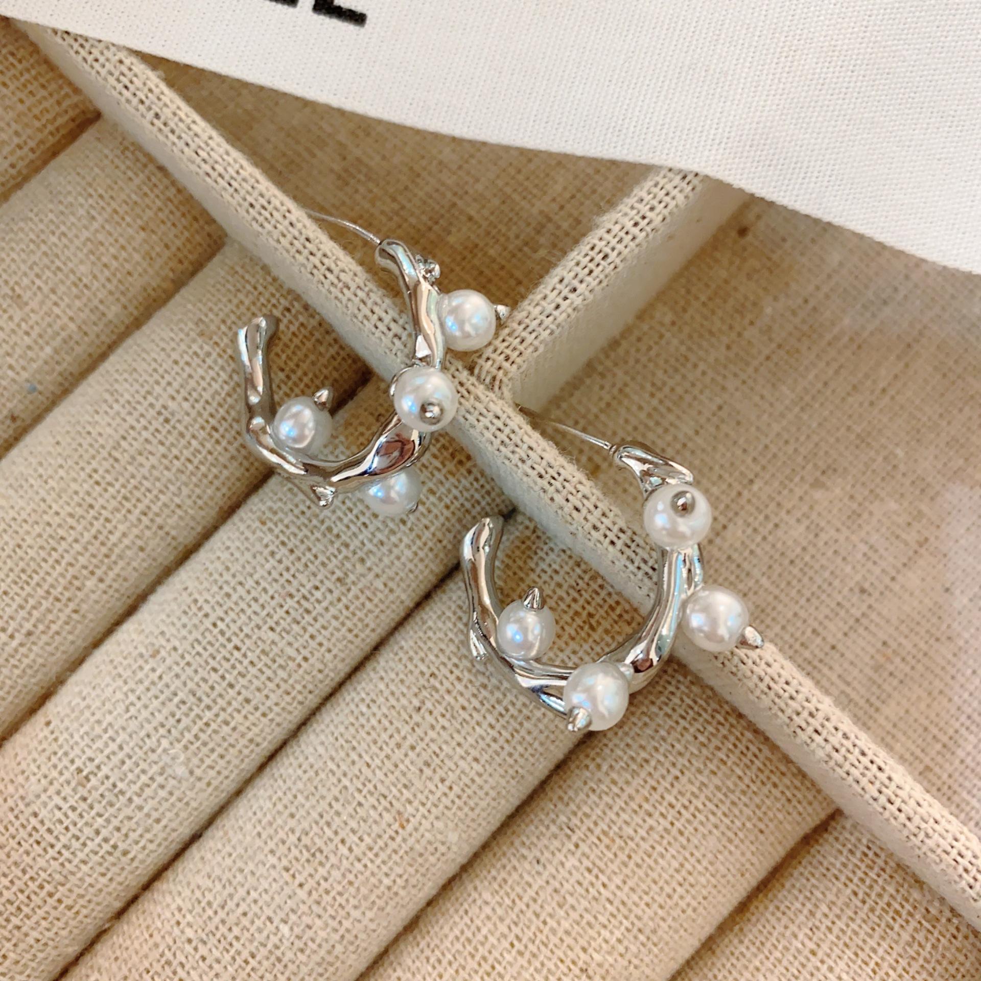 Французские барочные серьги с искусственным жемчугом, дизайнерские серьги из золота премиум-класса, темпераментные серьги-кольца C
Французские барочные серьги с искусственным жемчугом, дизайнерские серьги из золота премиум-класса, темпераментные серьги-кольца C