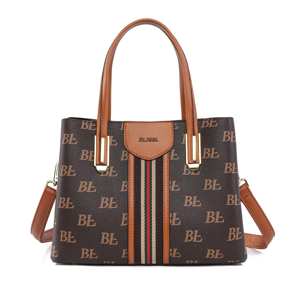 Женская сумка Классическая пресбиопия сумка для мамы Простая контрастная расцветка Сумка-тоут большой вместимости Модный темперамент Сумка через плечо Женская
Женская сумка Классическая пресбиопия сумка для мамы Простая контрастная расцветка Сумка-тоут большой вместимости Модный темперамент Сумка через плечо Женская