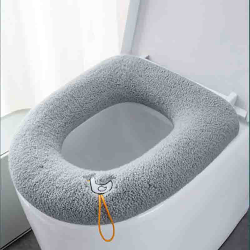 Бытовая подушка на сиденье для унитаза, универсальная подушка для унитаза на четыре сезона с ручкой, зимняя увеличенная подушка для унитаза, утолщенная крышка для унитаза
Бытовая подушка на сиденье для унитаза, универсальная подушка для унитаза на четыре сезона с ручкой, зимняя увеличенная подушка для унитаза, утолщенная крышка для унитаза