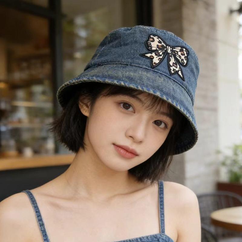 Bucket hat female leopard print bow Japanese sunscreen basin hat student outdoor travel visor M(56-58cm)
Bucket hat female leopard print bow Japanese sunscreen basin hat student outdoor travel visor M(56-58cm)