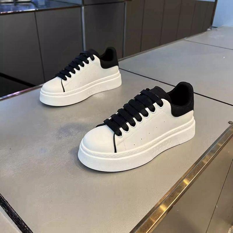 McQueen white shoes men s autumn breathable board shoes increase height casual men s shoes trend versatile sports shoes men s 44
McQueen white shoes men s autumn breathable board shoes increase height casual men s shoes trend versatile sports shoes men s 44