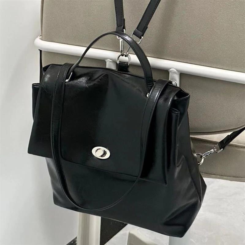 Niche high-end simple backpack backpack student large-capacity soft leather schoolbag version versatile fashion shoulder bag чорний
Niche high-end simple backpack backpack student large-capacity soft leather schoolbag version versatile fashion shoulder bag чорний