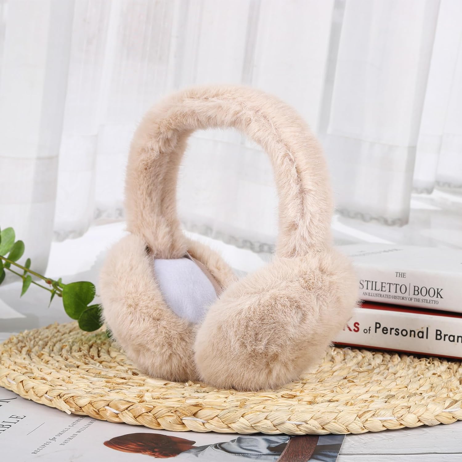 Наушники для женщин, зимние грелки для ушей, женские наушники из искусственного меха на зиму, регулируемые наушники для холодной погоды, зимний подарок для женщин, мужчин и девочек
Наушники для женщин, зимние грелки для ушей, женские наушники из искусственного меха на зиму, регулируемые наушники для холодной погоды, зимний подарок для женщин, мужчин и девочек