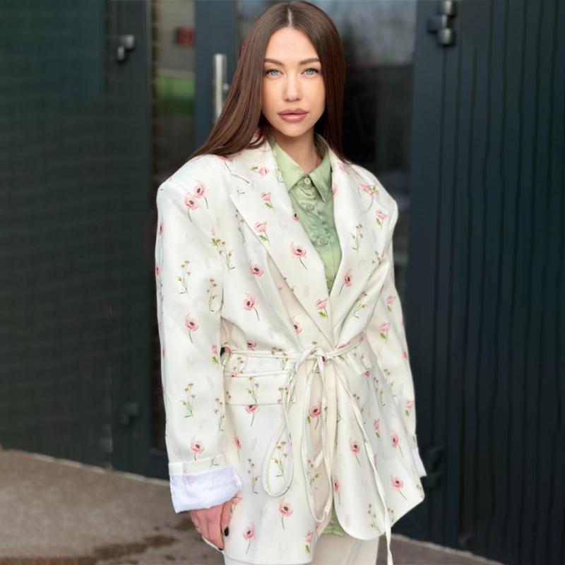 Женский блейзер с принтом, лацканами, завязкой на талии, приталенный, для通勤, свободный, с длинными рукавами, куртка, новая мода 2025, весна/лето S белый
Женский блейзер с принтом, лацканами, завязкой на талии, приталенный, для通勤, свободный, с длинными рукавами, куртка, новая мода 2025, весна/лето S белый