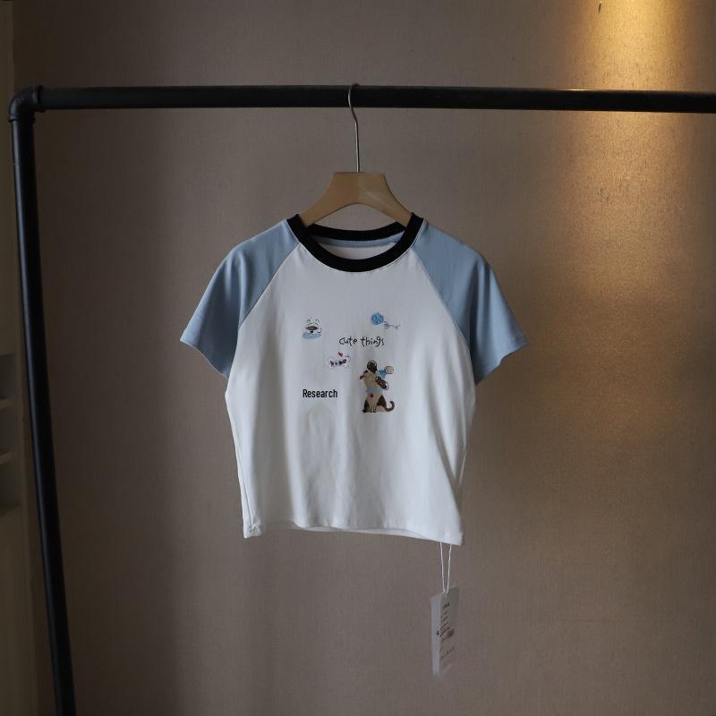 Літня жіноча футболка 2025 року в корейському стилі, кольоровий блок, мультяшна, приталена, з круглим вирізом One Size синій/білий
Літня жіноча футболка 2025 року в корейському стилі, кольоровий блок, мультяшна, приталена, з круглим вирізом One Size синій/білий