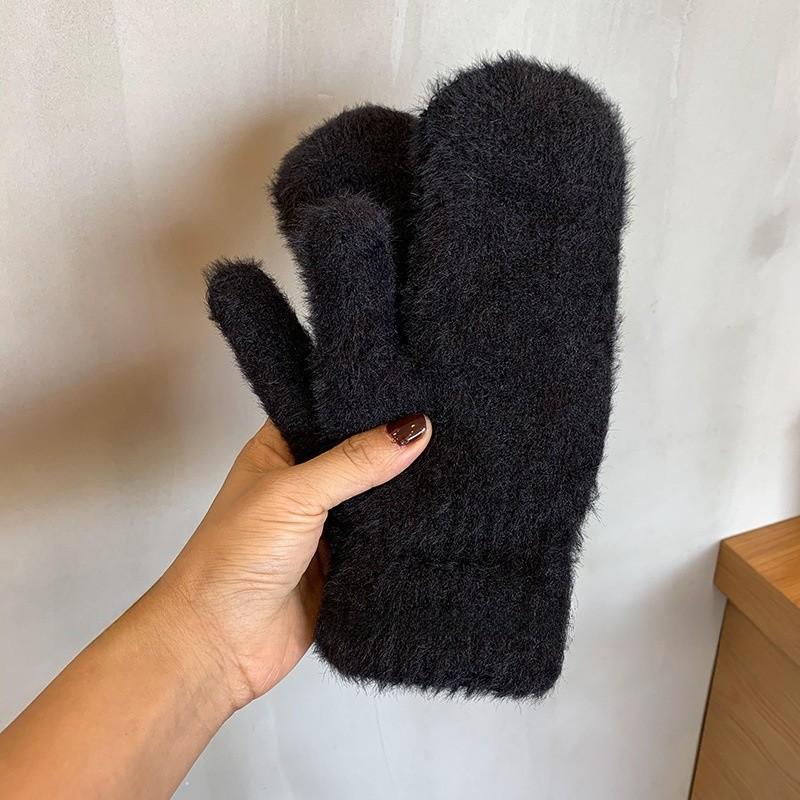 Female Winter Touch Screen Gloves With Thick Fleece Lining For Daily Use And Outdoor Sports чорний
Female Winter Touch Screen Gloves With Thick Fleece Lining For Daily Use And Outdoor Sports чорний