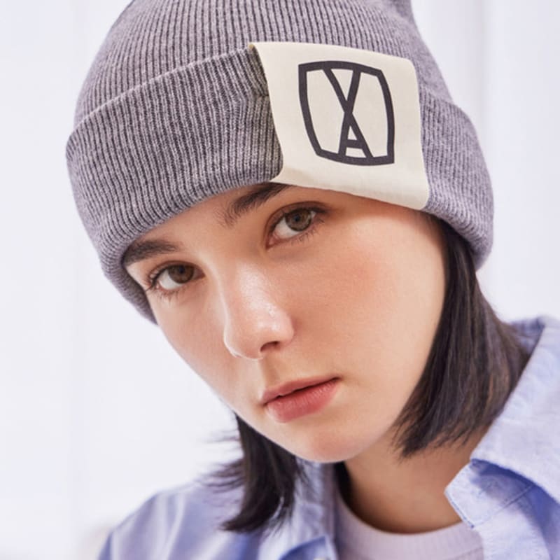 Шапка бини VARZAR VA Square с большой этикеткой Серая FREE
Шапка бини VARZAR VA Square с большой этикеткой Серая FREE