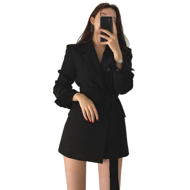 Легкие женские тренчи с поясом, однотонные S
Легкие женские тренчи с поясом, однотонные S