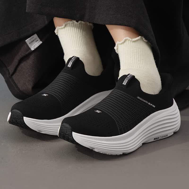 Skechers Women s GO 7/24 Running Shoes US 5.5
Skechers Women s GO 7/24 Running Shoes US 5.5
