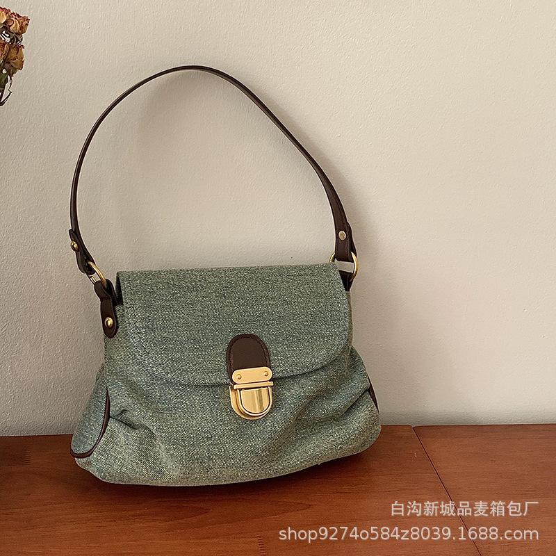 Niche retro contrasting color shoulder armpit bag 2025 new fashion portable messenger bag denim lock pleated bag синій
Niche retro contrasting color shoulder armpit bag 2025 new fashion portable messenger bag denim lock pleated bag синій