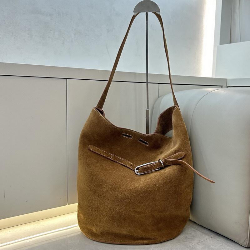 New cowhide leather suede bucket bag tote bag vegetable basket shoulder crossbody handbag women s bag 27cm*17.5cm*38cm
New cowhide leather suede bucket bag tote bag vegetable basket shoulder crossbody handbag women s bag 27cm*17.5cm*38cm