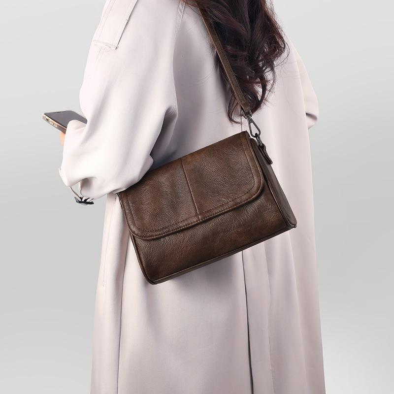 Bag New messenger bag Summer genuine leather women s bag Soft leather pillow bag Retro shoulder armpit bag
Bag New messenger bag Summer genuine leather women s bag Soft leather pillow bag Retro shoulder armpit bag