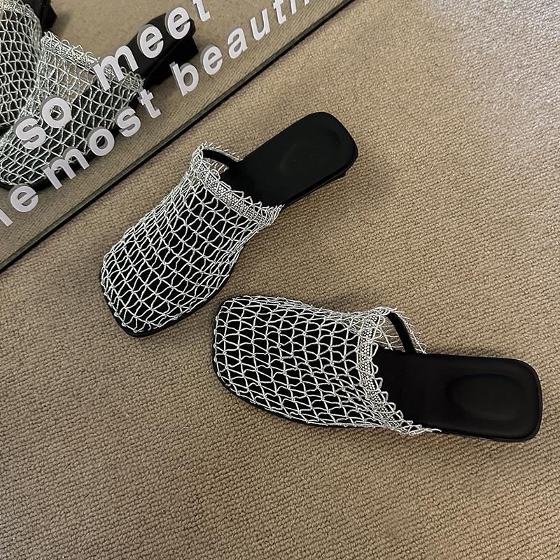 2025 summer new black hollow rhinestone flat half slippers women s spring and summer temperament bag head sandals 35 чёрный
2025 summer new black hollow rhinestone flat half slippers women s spring and summer temperament bag head sandals 35 чёрный