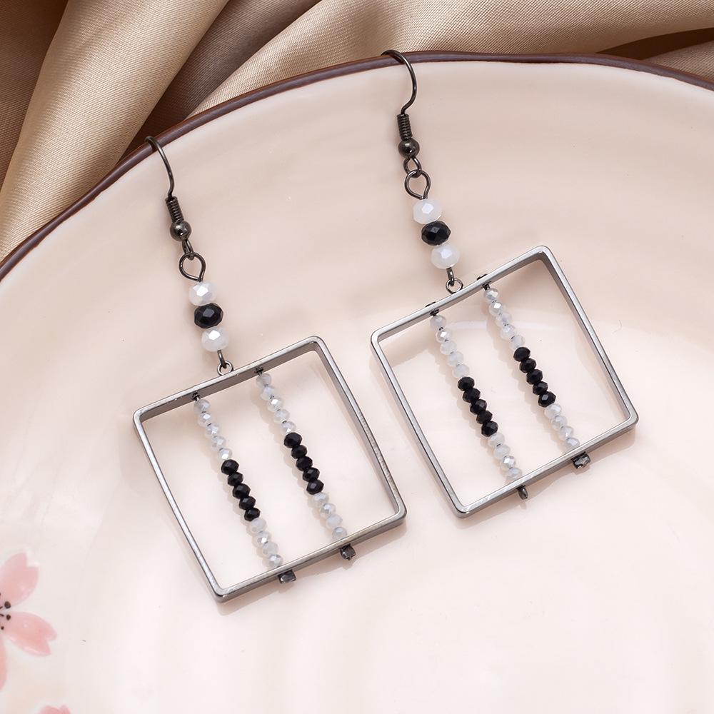 Women s Handmade Square Colorblock Beaded Earrings - Cross-Border Pastoral Style with a Unique Design Sense.
Women s Handmade Square Colorblock Beaded Earrings - Cross-Border Pastoral Style with a Unique Design Sense.