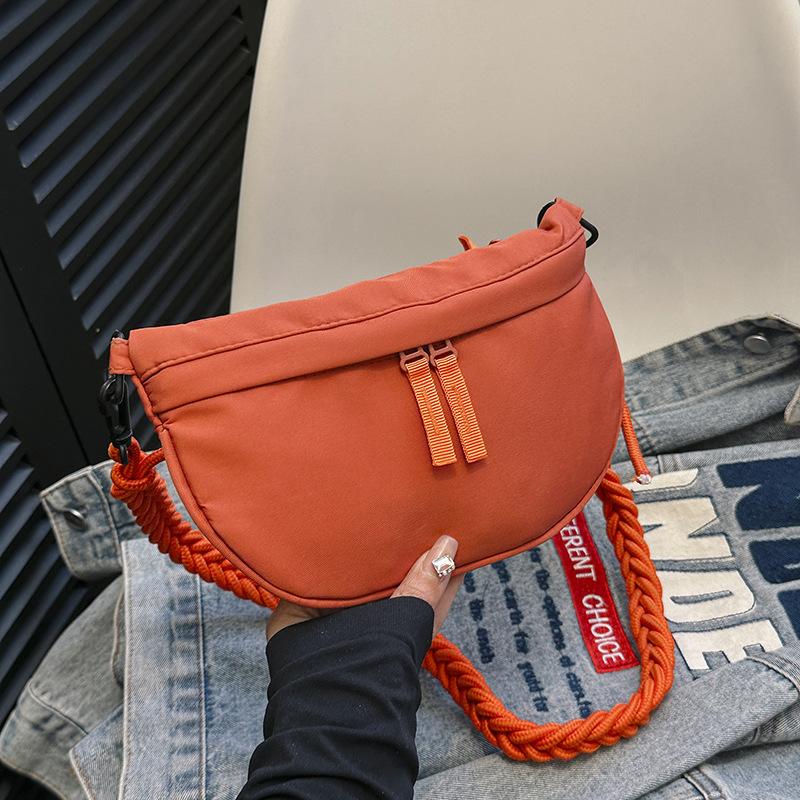 South Korea s new niche design bag fashion girls small satchel casual breast bag Jian simple personality shoulder messenger bag помаранчевий
South Korea s new niche design bag fashion girls small satchel casual breast bag Jian simple personality shoulder messenger bag помаранчевий