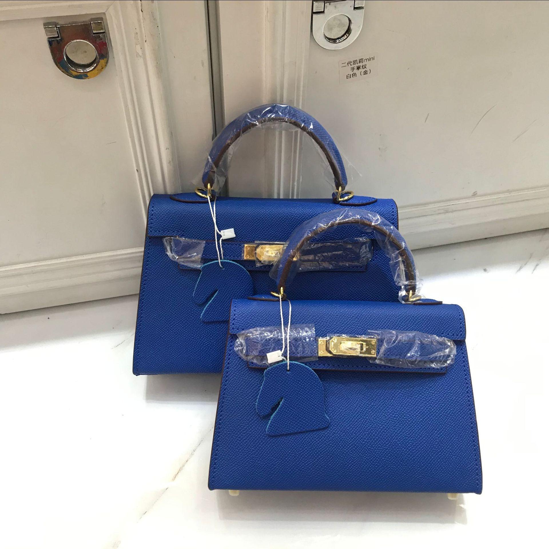 2025 Новая сумка с рисунком пальмы, универсальная женская сумка из натуральной кожи с диагональным плетением на одно плечо, модная женская сумка 28x12x20cm синий
2025 Новая сумка с рисунком пальмы, универсальная женская сумка из натуральной кожи с диагональным плетением на одно плечо, модная женская сумка 28x12x20cm синий