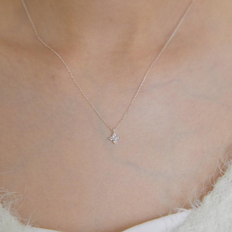 Primaute Cubic Clover Necklace ONE(PRN312)
Primaute Cubic Clover Necklace ONE(PRN312)