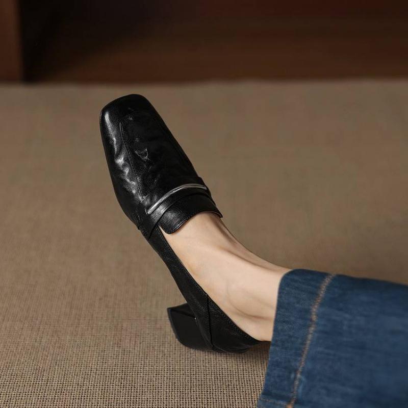 Новые женские кожаные модные туфли-лодочки повседневные однотонные большого размера женские туфли повседневные из овчины на высоком каблуке обувь для ног женщины 40 чёрный
Новые женские кожаные модные туфли-лодочки повседневные однотонные большого размера женские туфли повседневные из овчины на высоком каблуке обувь для ног женщины 40 чёрный