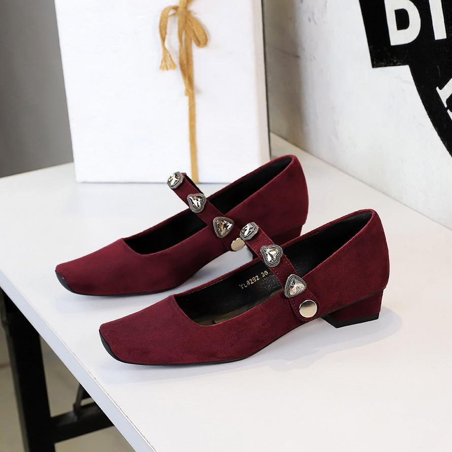 8292-K113 European and American Mary Jane Women s Shoes Block Heel Square Toe Shallow Line With Suede Rhinestone Banquet Single Shoes Women 34
8292-K113 European and American Mary Jane Women s Shoes Block Heel Square Toe Shallow Line With Suede Rhinestone Banquet Single Shoes Women 34