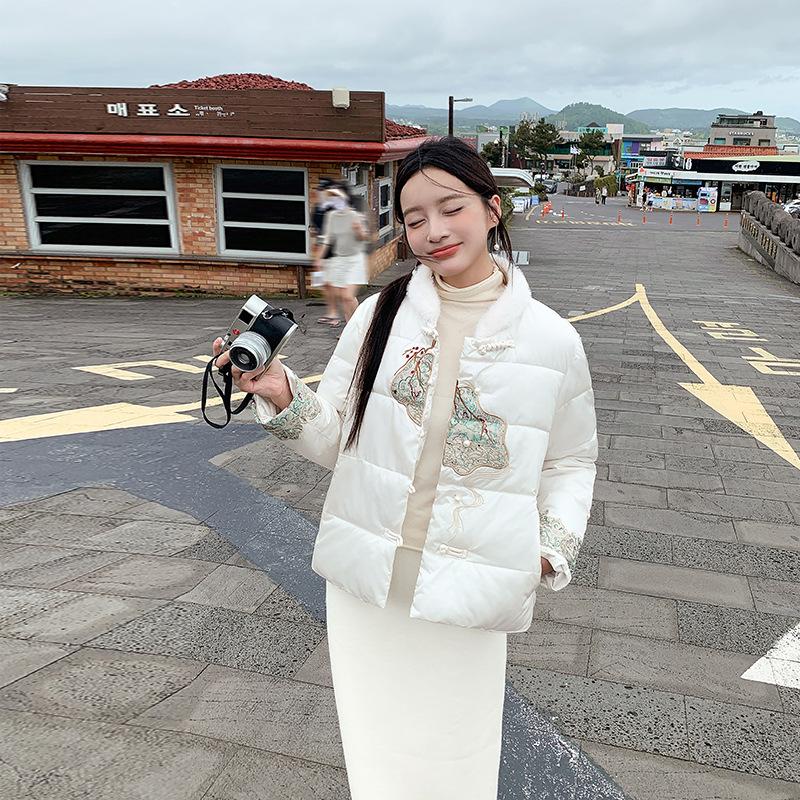 New Chinese style padded jacket for women 2025 new winter high-end warm cotton jacket retro down cotton jacket thick XL off білий колір
New Chinese style padded jacket for women 2025 new winter high-end warm cotton jacket retro down cotton jacket thick XL off білий колір