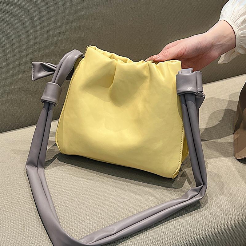 Chic Street Style Single Strap Bag For Women 2023 Summer Fashionable Trendy Bucket Bag Leisure Commuter Crossbody Bag жовтий
Chic Street Style Single Strap Bag For Women 2023 Summer Fashionable Trendy Bucket Bag Leisure Commuter Crossbody Bag жовтий