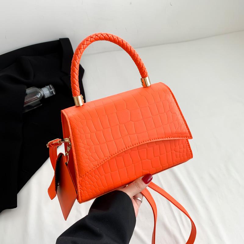 Solid color simple fashion mother and child bag 2025 spring new versatile ins shoulder messenger bag temperament small square bag women помаранчевий
Solid color simple fashion mother and child bag 2025 spring new versatile ins shoulder messenger bag temperament small square bag women помаранчевий