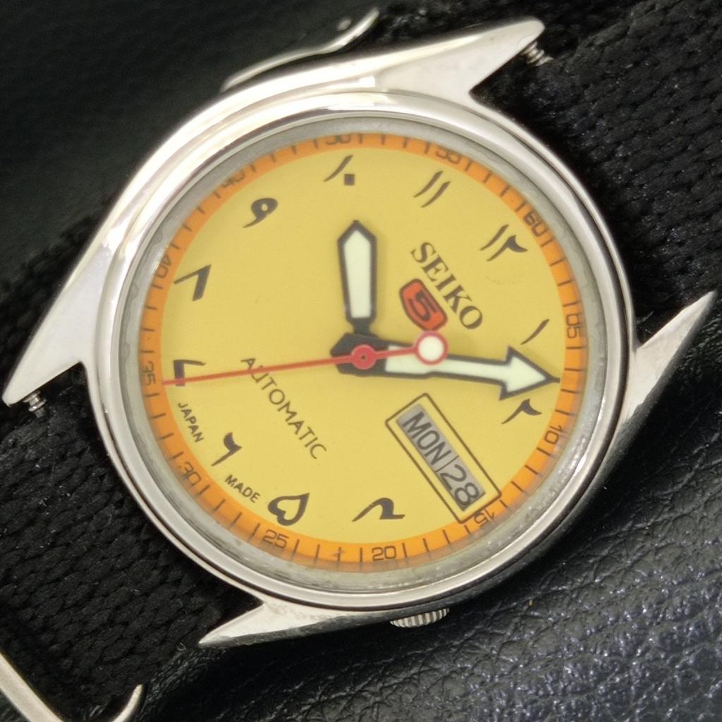 Б/У винтажные автоматические японские мужские часы SEIKO 5 с арабским желтым циферблатом a434651-2 R121-a434651
Б/У винтажные автоматические японские мужские часы SEIKO 5 с арабским желтым циферблатом a434651-2 R121-a434651