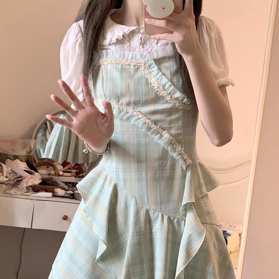 Petite Student Japanese Style Green Camisole Dress with Layered Doll Collar Shirt S (75-90 jin)
Petite Student Japanese Style Green Camisole Dress with Layered Doll Collar Shirt S (75-90 jin)