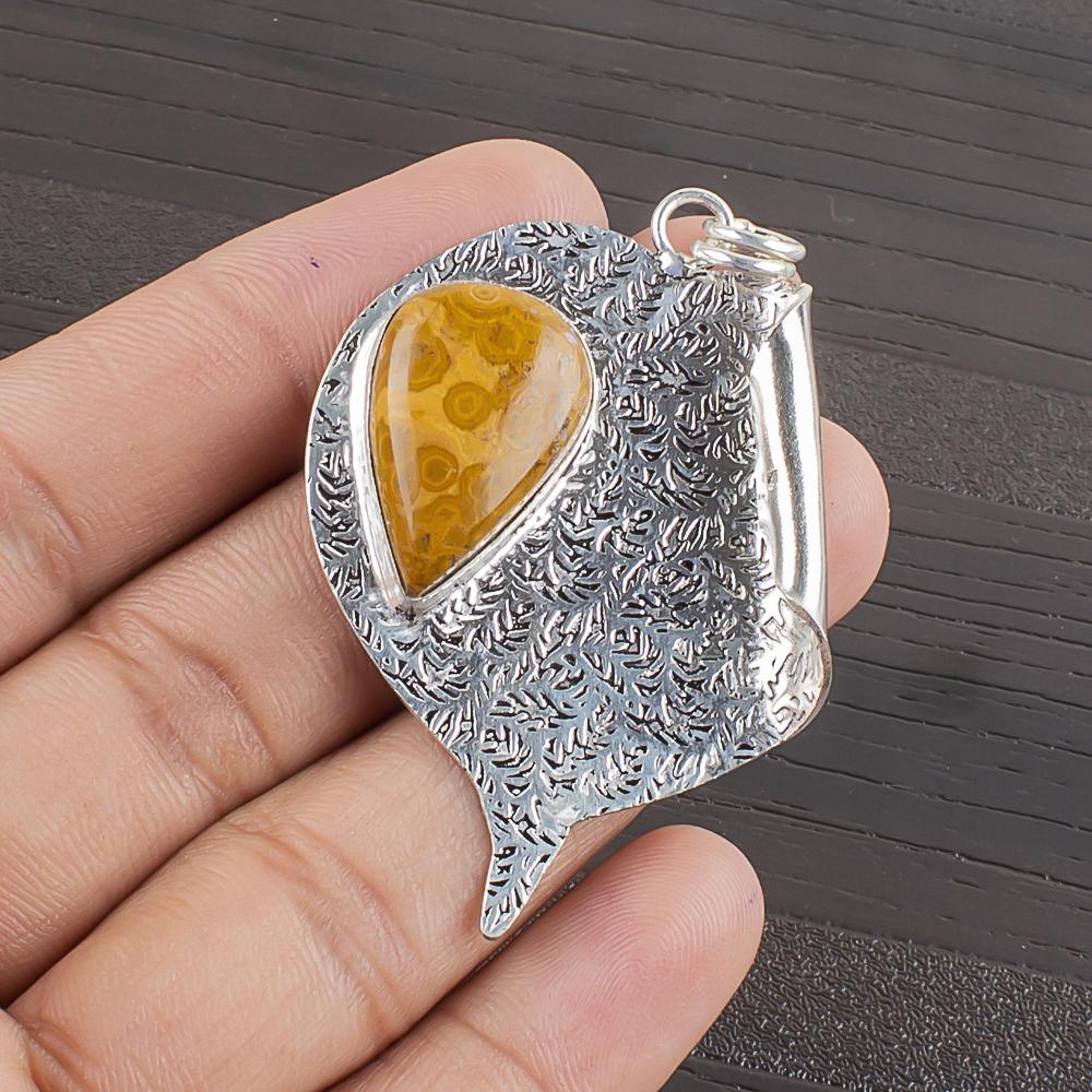 Natural Golden Fossil Coral Gemstone 925 Sterling Silver Jewelry Pendant 2.09 AJP-2423
Natural Golden Fossil Coral Gemstone 925 Sterling Silver Jewelry Pendant 2.09 AJP-2423