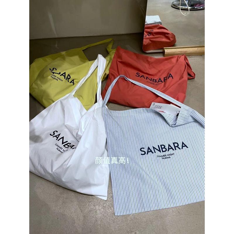 New letter-printed striped cloth bag blogger large-capacity simple shoulder bag tide Standard білий
New letter-printed striped cloth bag blogger large-capacity simple shoulder bag tide Standard білий