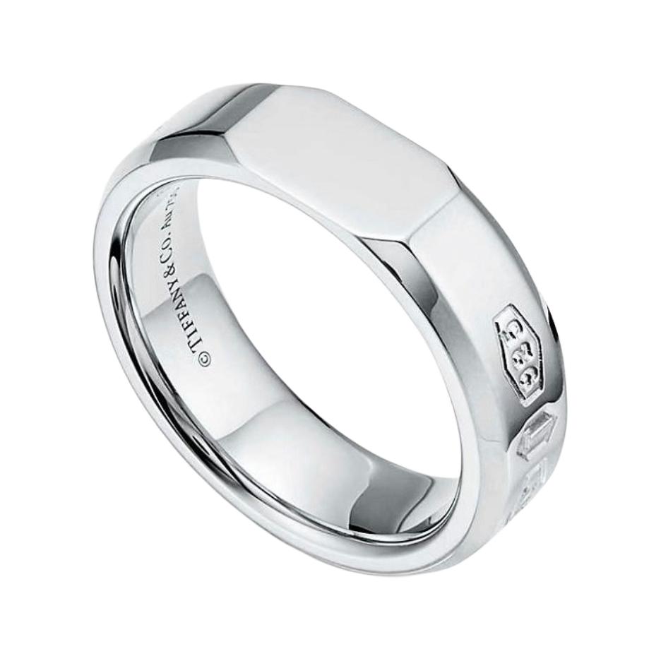 Tiffany & Co. 1837 Makers Series Diamond Cut 925 Silver Ring Unisex rings GRP11425 Box,8.5
Tiffany & Co. 1837 Makers Series Diamond Cut 925 Silver Ring Unisex rings GRP11425 Box,8.5