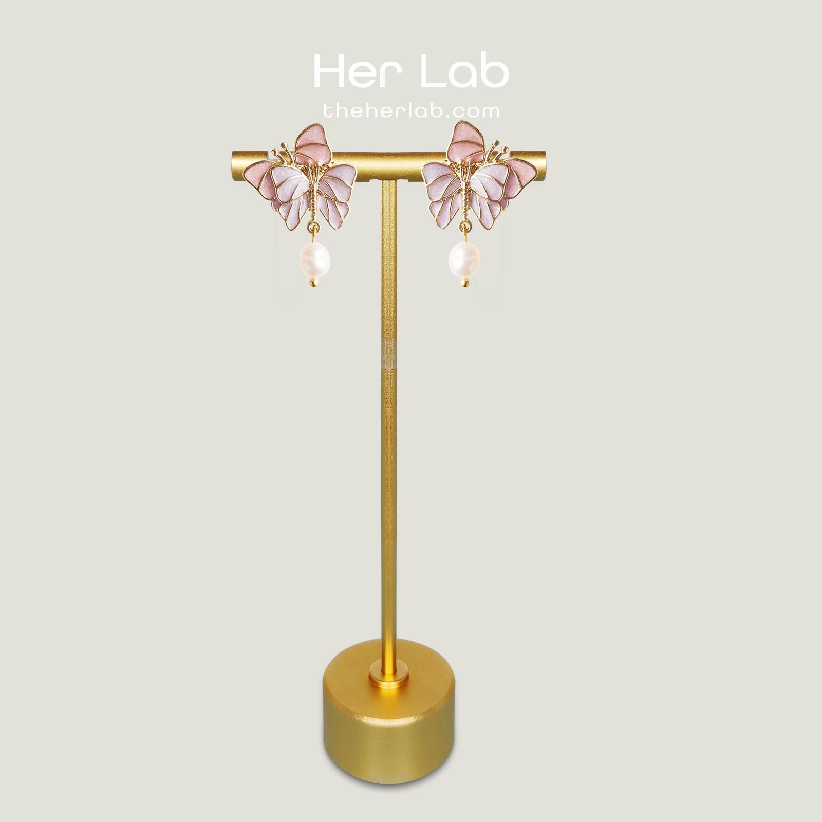 Her Lab | милые серьги-бабочки | подвеска с жемчужной бахромой | подарок в шкатулке для украшений
Her Lab | милые серьги-бабочки | подвеска с жемчужной бахромой | подарок в шкатулке для украшений