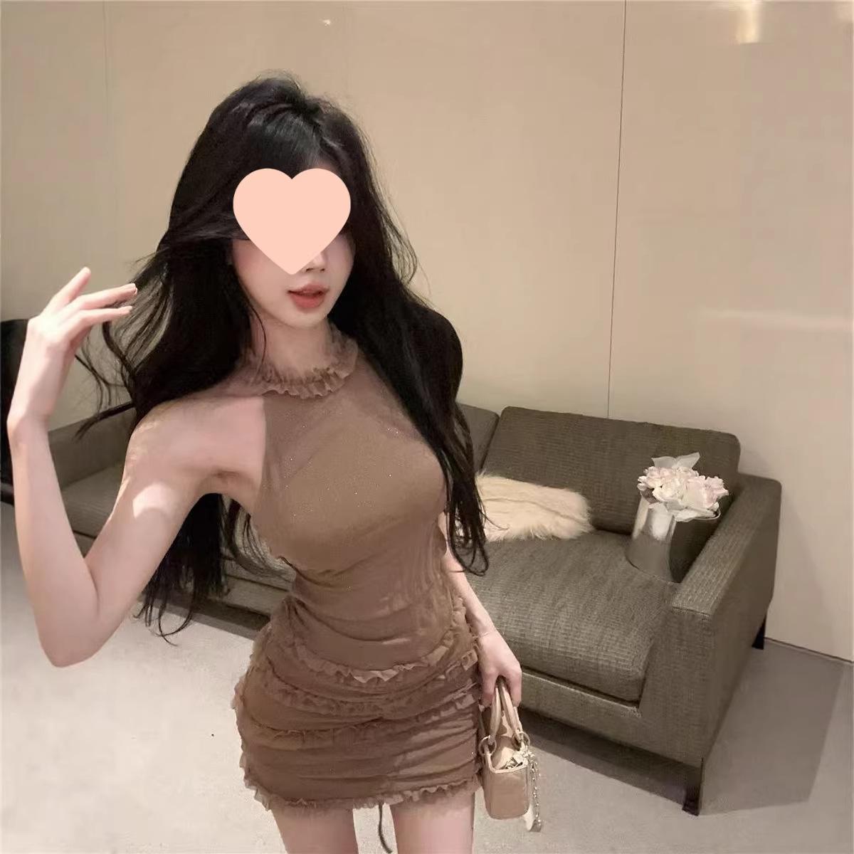 Open-Back Pure Desire Dress: Slimming Sleeveless Summer Style for Girls - Sexy & Trendy for Live Broadcasts. Medium
Open-Back Pure Desire Dress: Slimming Sleeveless Summer Style for Girls - Sexy & Trendy for Live Broadcasts. Medium