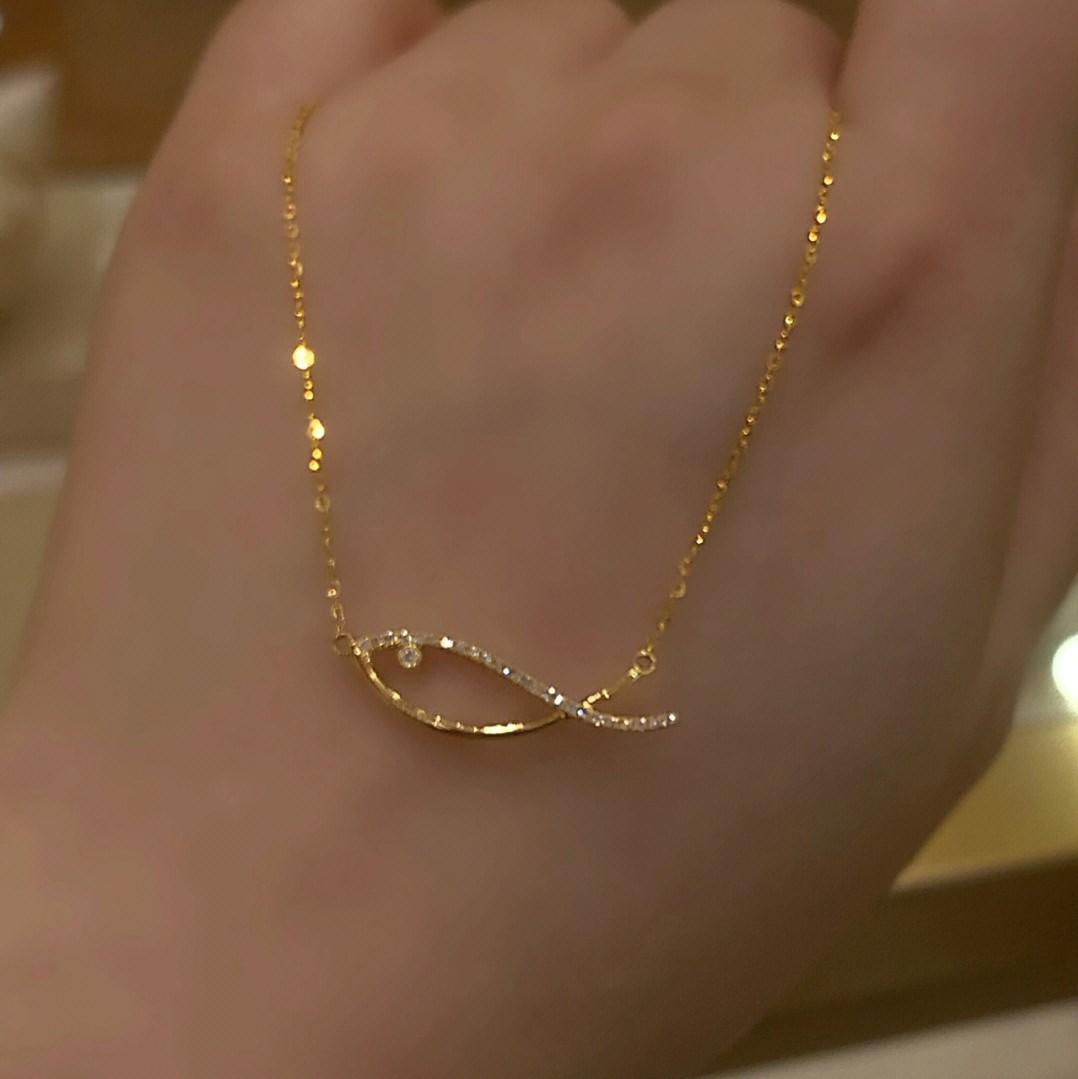 Goldfish, Accompanied By Simple Pen, Fish Body, Line Necklace, Female Hollow, Cute Small Fish, Collarbone Chain 40CM
Goldfish, Accompanied By Simple Pen, Fish Body, Line Necklace, Female Hollow, Cute Small Fish, Collarbone Chain 40CM