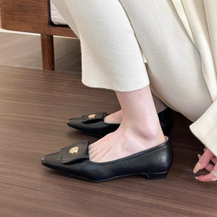 Comemore остроносые удобные женские туфли с неглубоким носком 2024 года, весенние мокасины, роскошные кожаные весенние элегантные женские летние туфли-лодочки 35 чёрный
Comemore остроносые удобные женские туфли с неглубоким носком 2024 года, весенние мокасины, роскошные кожаные весенние элегантные женские летние туфли-лодочки 35 чёрный