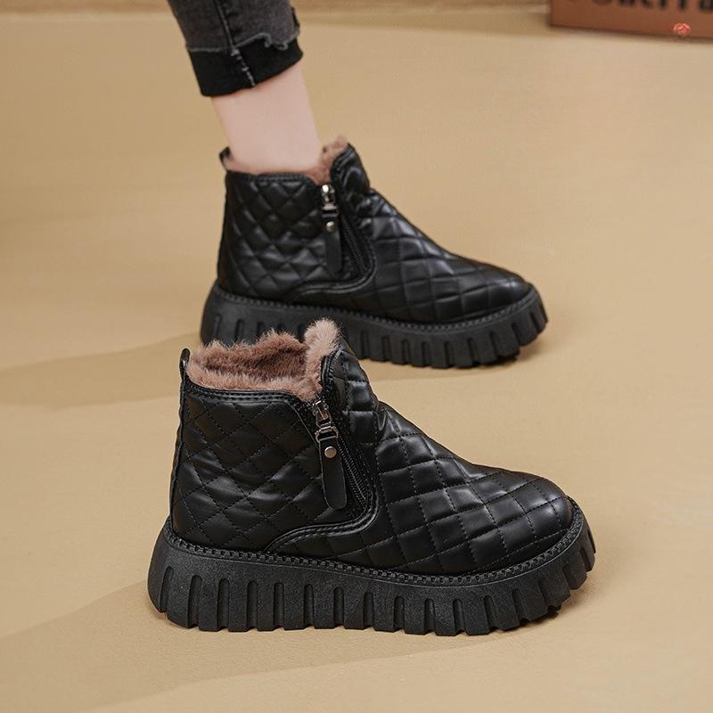 Winter Women s Suede Thick Soled Shoes Thick Ankle Boots with Increased Leather Surface Wear Resistant and Warm Women s Boots 40 чорний
Winter Women s Suede Thick Soled Shoes Thick Ankle Boots with Increased Leather Surface Wear Resistant and Warm Women s Boots 40 чорний