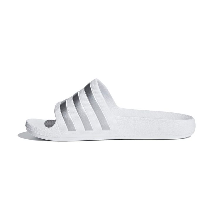 adidas Adilette Aqua Slides Cloud Белый Серебристый Металлик (GS) Мужские кроссовки F35555
adidas Adilette Aqua Slides Cloud Белый Серебристый Металлик (GS) Мужские кроссовки F35555