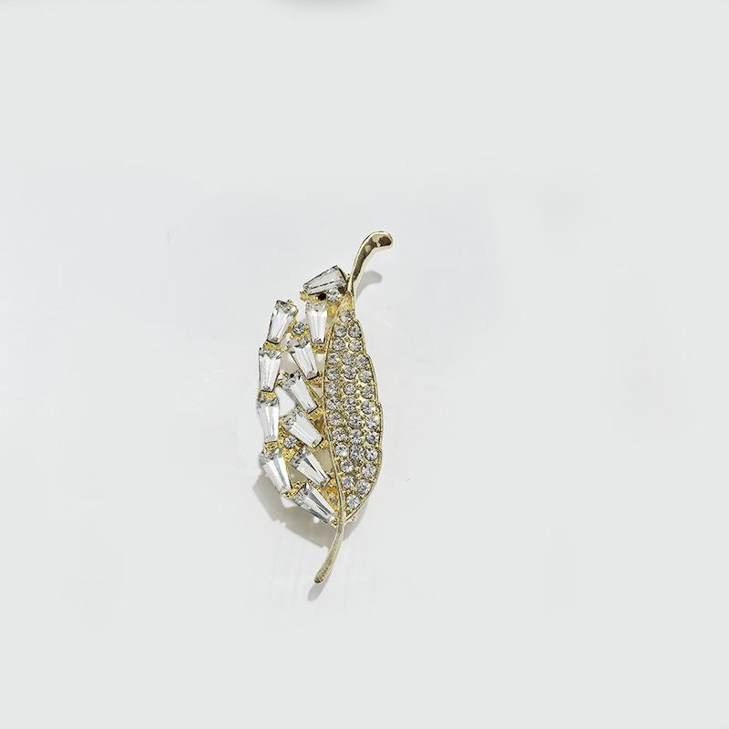 2025 New Leaf Brooch Women s High-end Pin Accessories Fashion Versatile Men s and Women s Suit Coat Corsage Button
2025 New Leaf Brooch Women s High-end Pin Accessories Fashion Versatile Men s and Women s Suit Coat Corsage Button