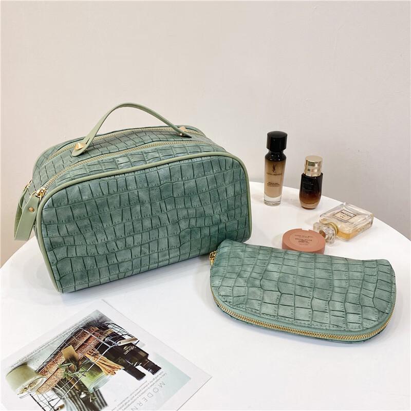 OEING Portable Multi-functional Cosmetic Bag
OEING Portable Multi-functional Cosmetic Bag