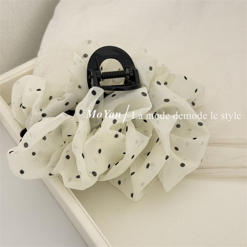 High-end Cloud-shaped Hair Clips with A Delicate Grip, Featuring Soft and Sweet Shark-shaped Hair Clips. бежевий
High-end Cloud-shaped Hair Clips with A Delicate Grip, Featuring Soft and Sweet Shark-shaped Hair Clips. бежевий