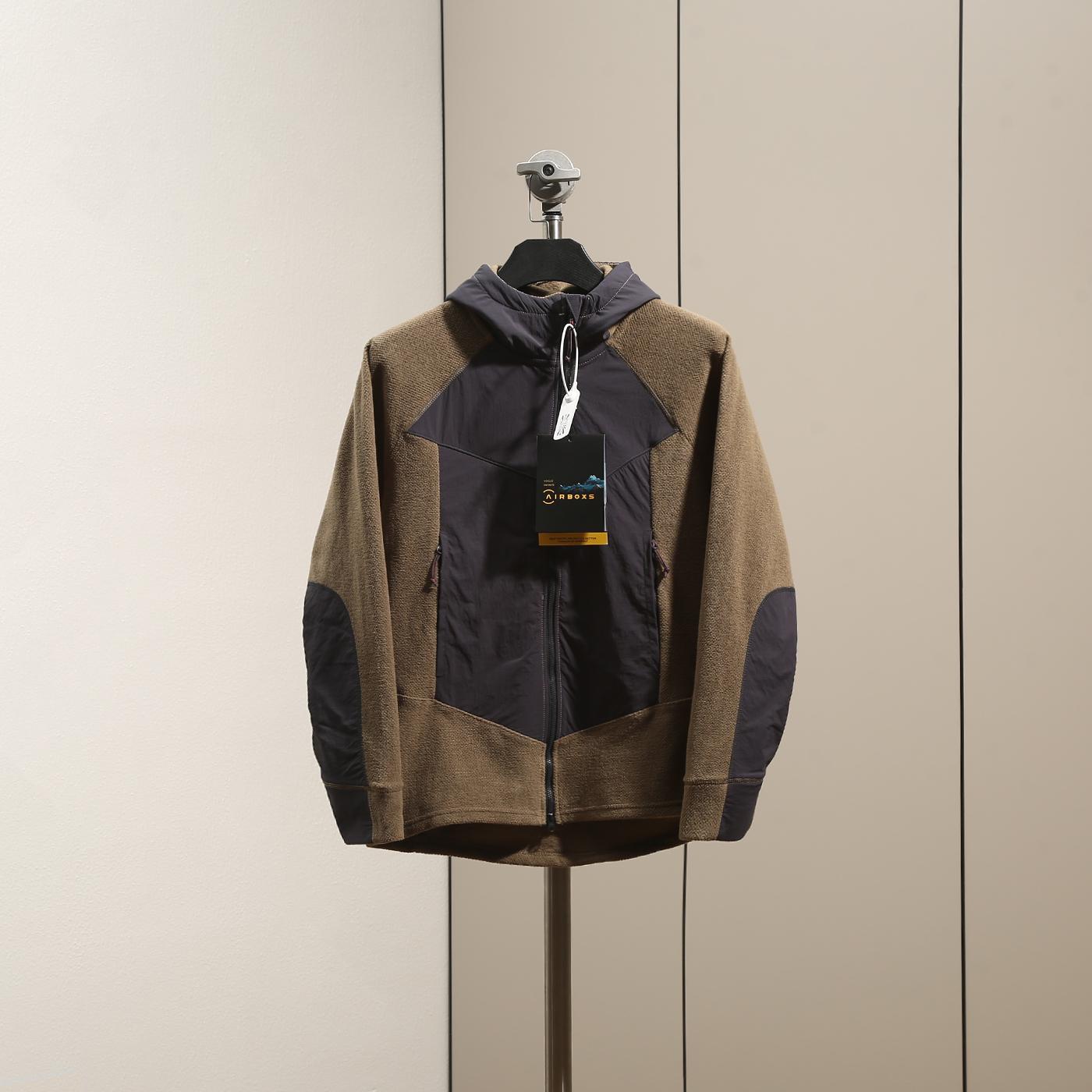 Triangle Mark Lightweight Couple Style Outdoor Winter Fleece Jacket - Skin-Friendly, Warm, and Hooded L (120-140 jin)
Triangle Mark Lightweight Couple Style Outdoor Winter Fleece Jacket - Skin-Friendly, Warm, and Hooded L (120-140 jin)