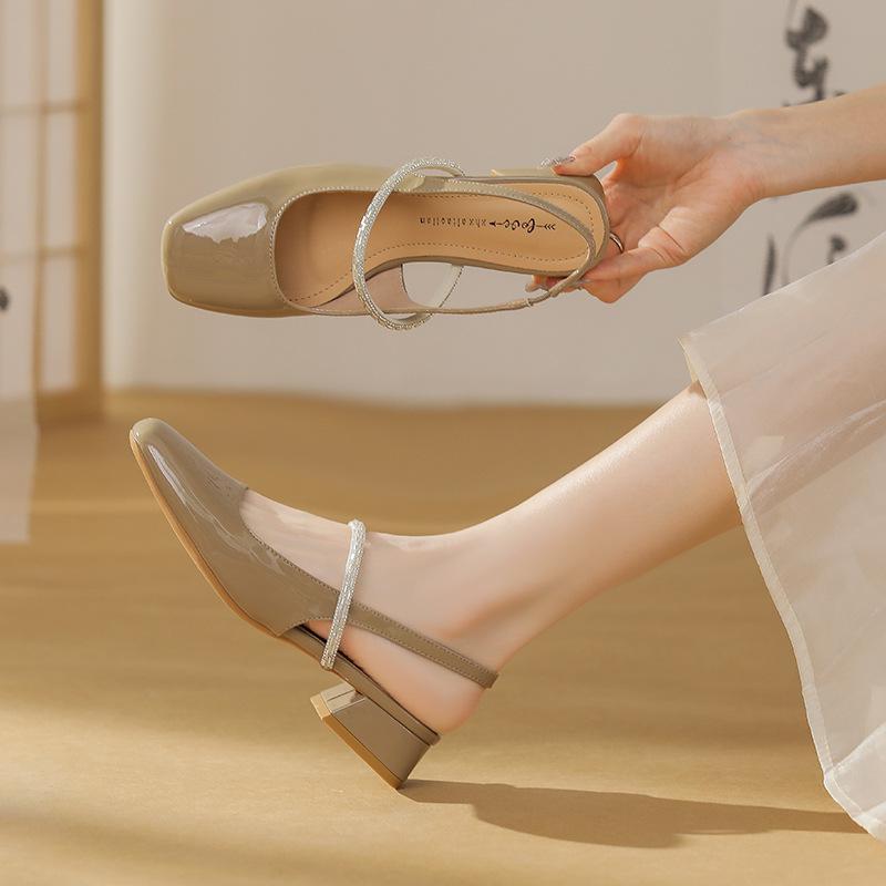 Baotou sandals women s square head word with thick heel high heels Mary Jane sandals empty single shoes 34 чёрный
Baotou sandals women s square head word with thick heel high heels Mary Jane sandals empty single shoes 34 чёрный