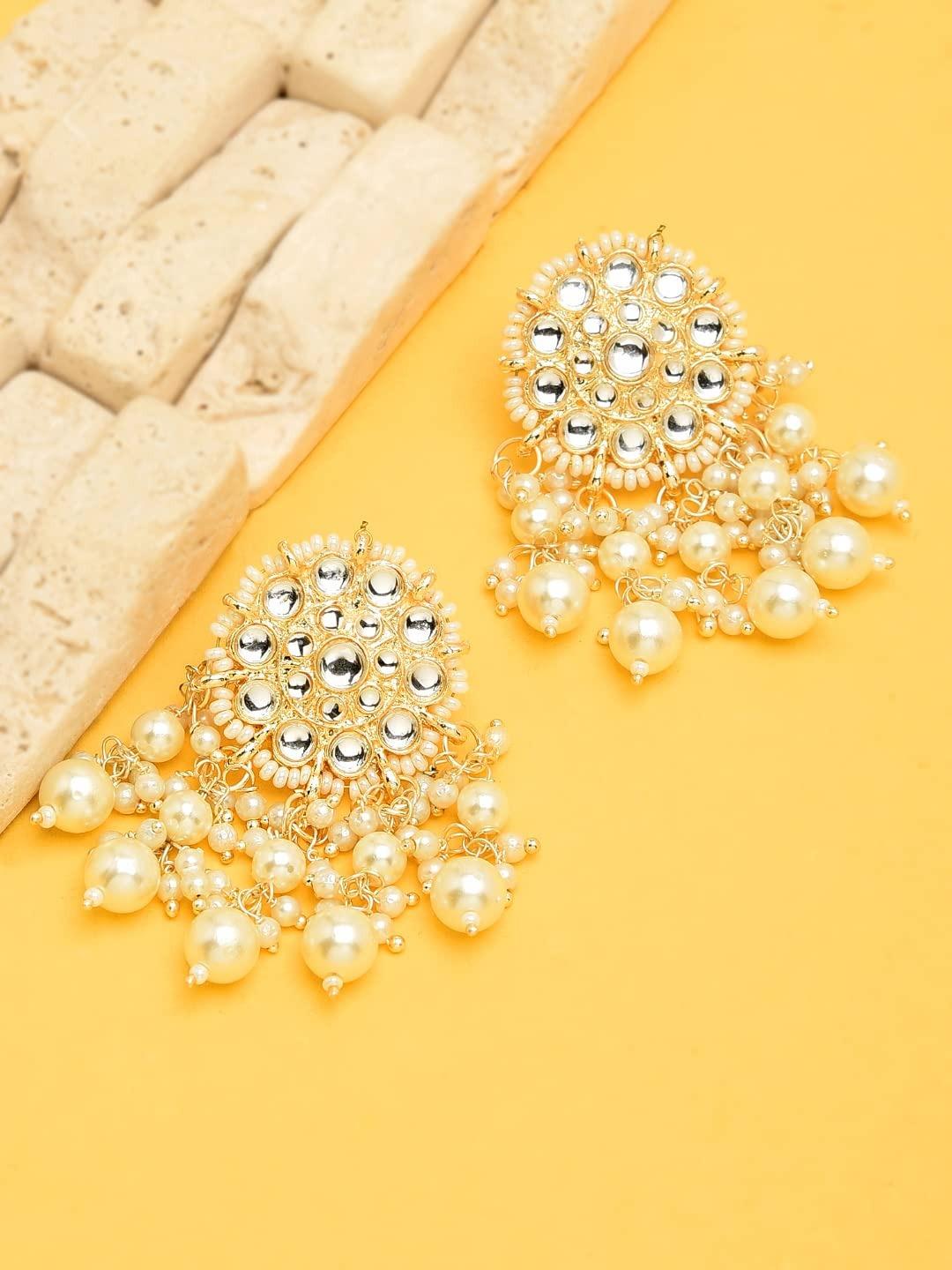 Жіночі висячі сережки з весільної колекції Kundan & Pearls із золотим відтінком Onesize
Жіночі висячі сережки з весільної колекції Kundan & Pearls із золотим відтінком Onesize