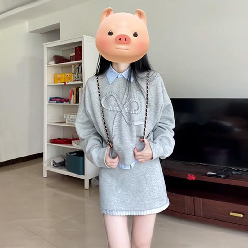 2025 College Style Women s Outfit: High-Sense Sweatshirt & Short Skirt Set for Autumn and Winter L
2025 College Style Women s Outfit: High-Sense Sweatshirt & Short Skirt Set for Autumn and Winter L