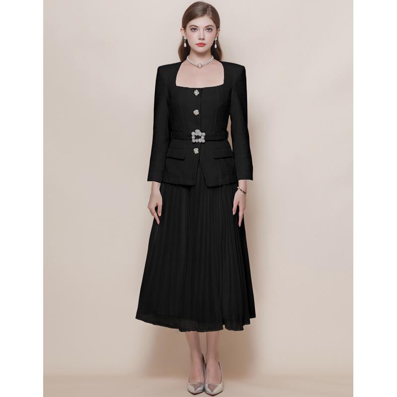 Spring 2026 Tweed Square Neck Pleated Chiffon Dress with Diamond Buttons & Belt Large
Spring 2026 Tweed Square Neck Pleated Chiffon Dress with Diamond Buttons & Belt Large
