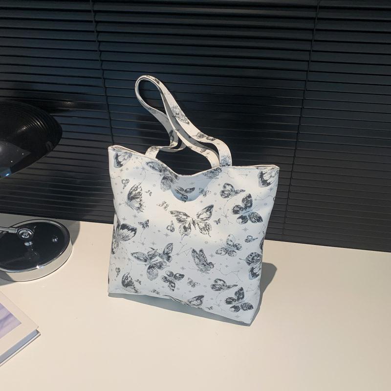 Butterfly large-capacity fashion handbag 2025 summer new versatile ins popular Korean version of women s tote bag this year
Butterfly large-capacity fashion handbag 2025 summer new versatile ins popular Korean version of women s tote bag this year